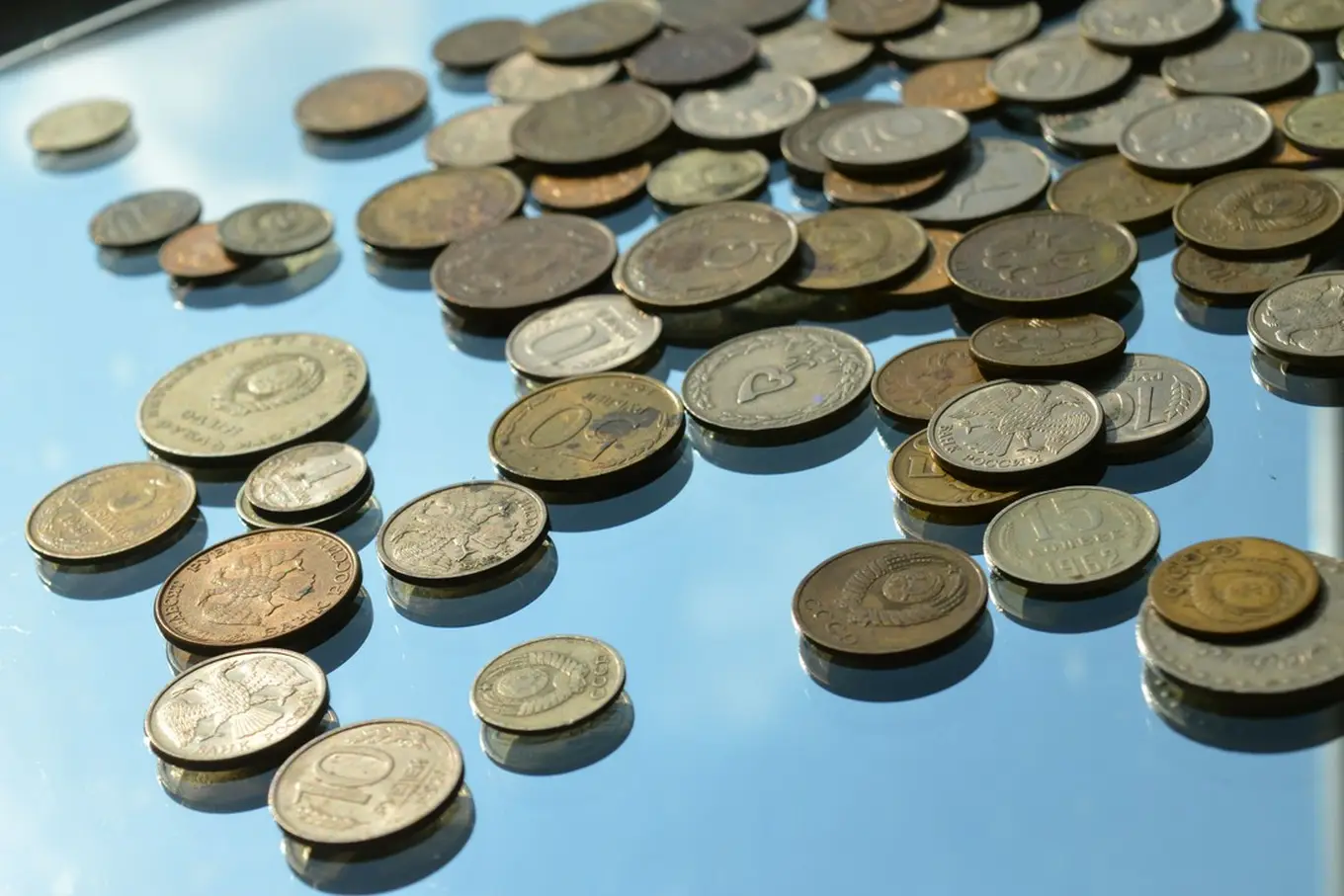 rozrzucone monety